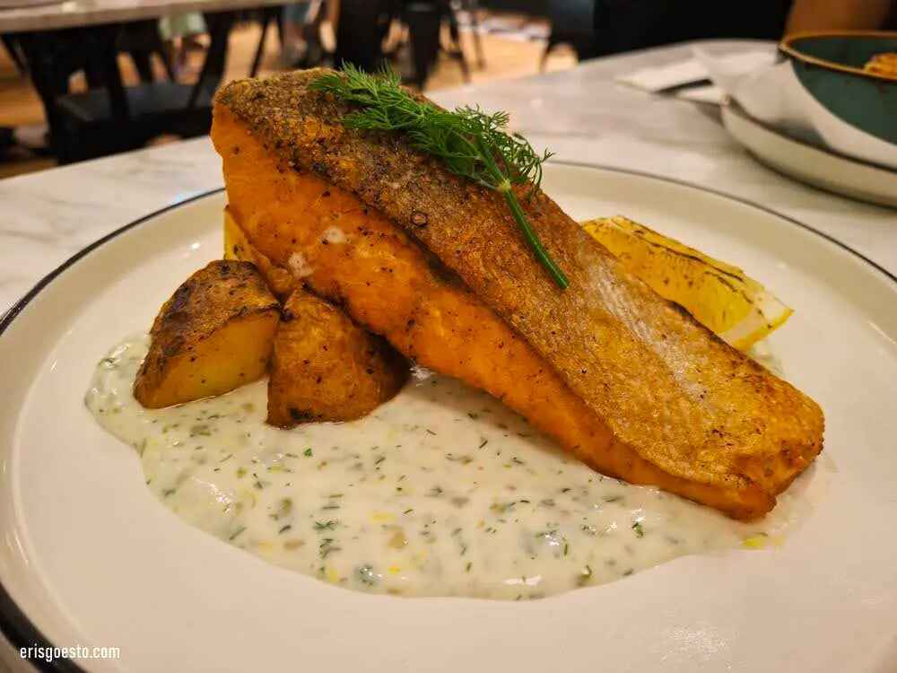 Petite Maison Brasserie @ The Curve photo at Lot No G88A, Ground Floor, The Curve, 6, Jln PJU 7/3, Mutiara Damansara