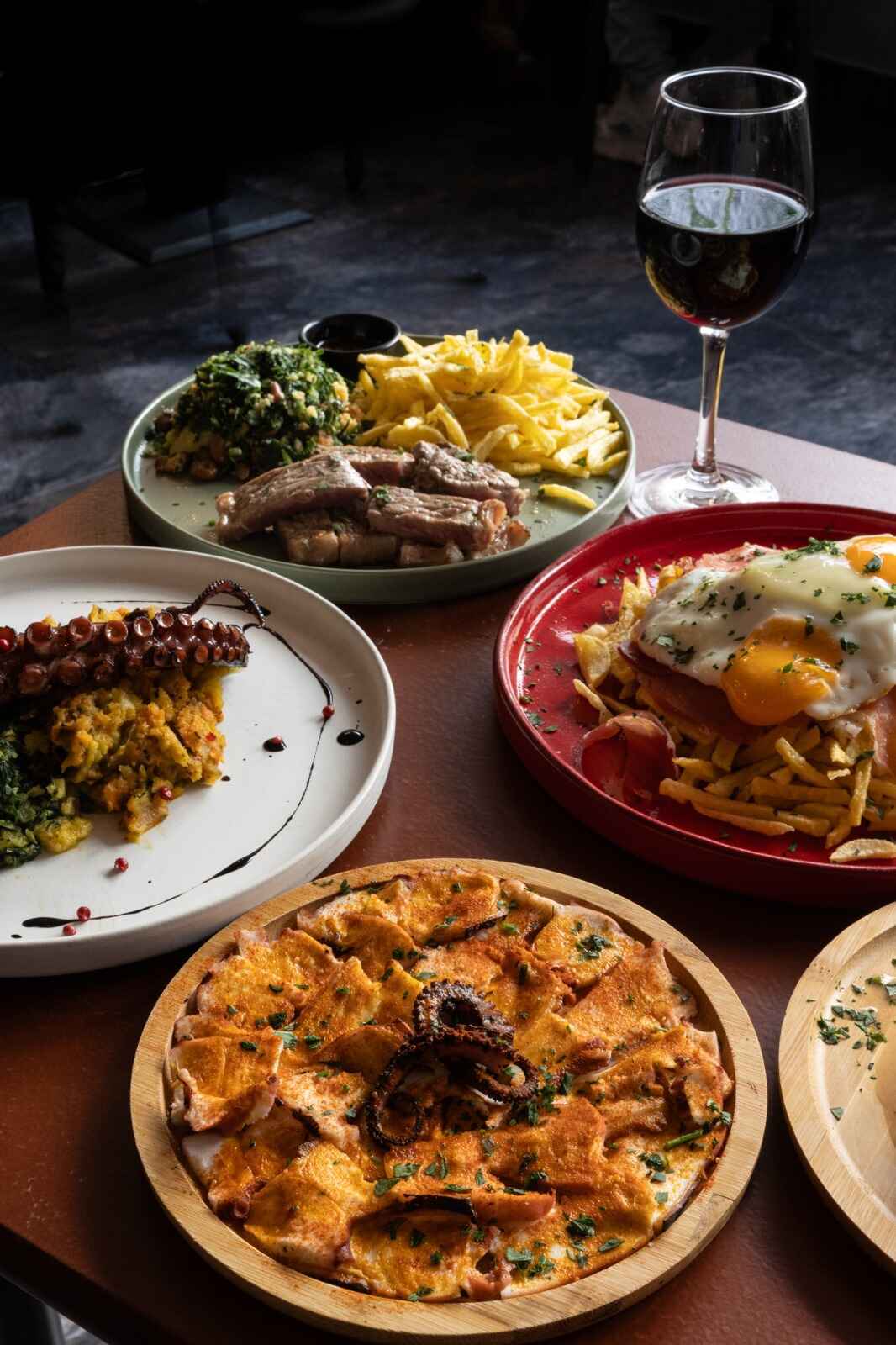 Taberna Wine Hunters photo at R. Pascoal de Melo 70 A, 1000-232 Lisboa, Portugal, Lisbon