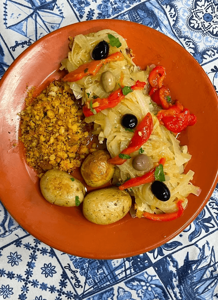 O Bacalhau em Prato photo at R. de Mouzinho da Silveira 107, 4050-253 Porto, Portugal, Porto