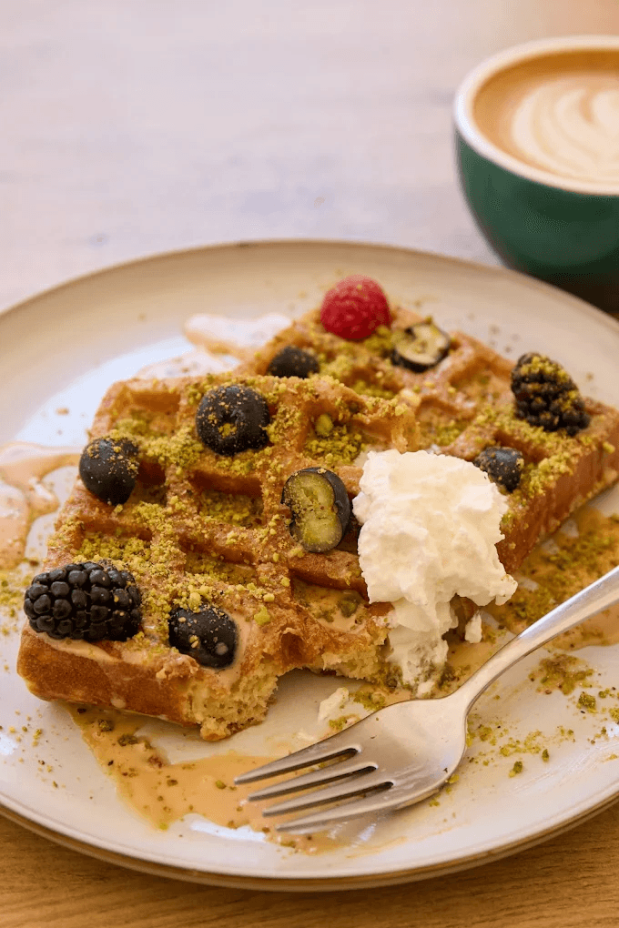 Hani Brunch Cafe | SPECIALTY COFFEE photo at Av. 1º de Maio 36G, 2825-393 Costa da Caparica, Portugal, Costa da Caparica