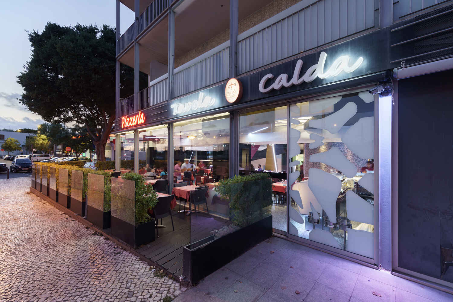 Tavola Calda photo at Praça 25 de Abril 7, 1495-034 Algés, Portugal, Portugal