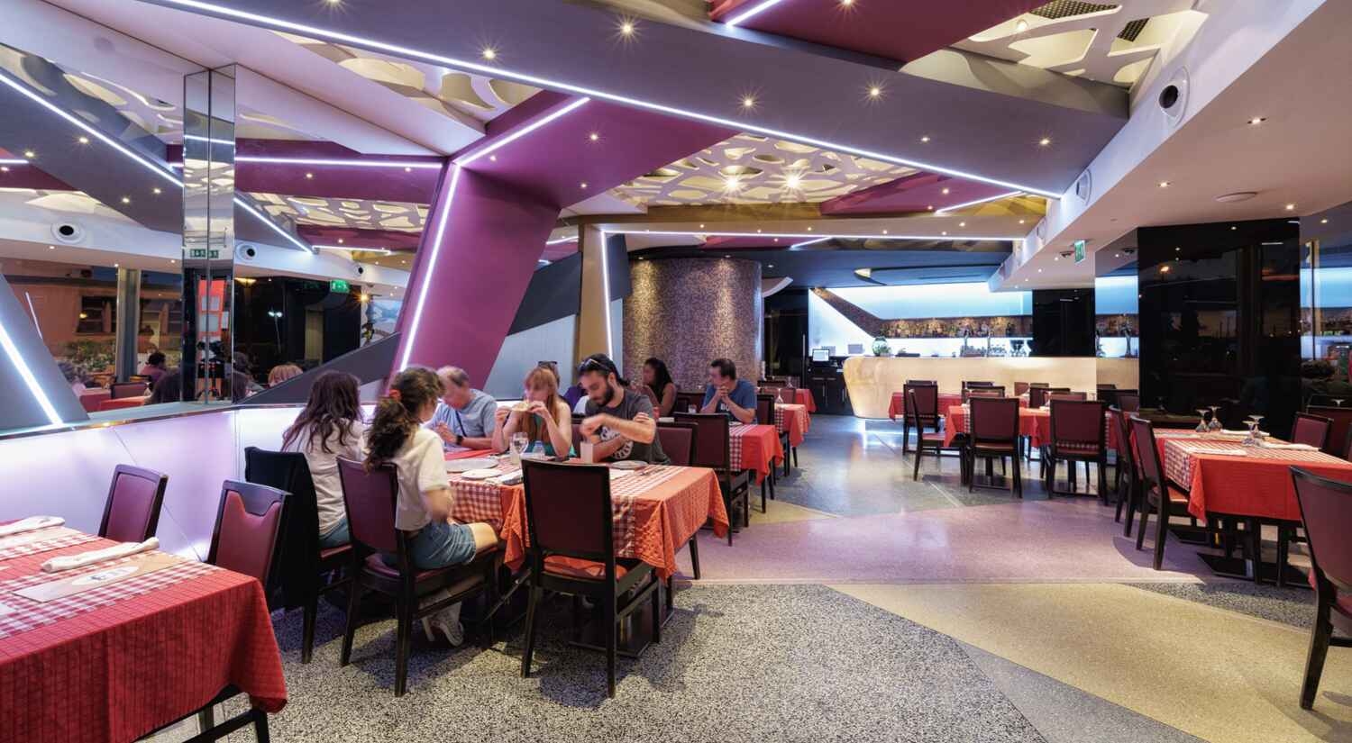 Tavola Calda photo at Praça 25 de Abril 7, 1495-034 Algés, Portugal, Portugal