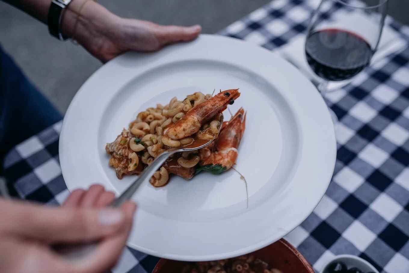 Bar das Colunas photo at R. Zófimo Pedroso 63, 1950-227 Lisboa, Portugal, Portugal