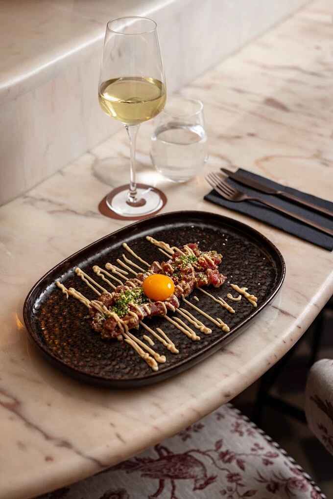 Na Mouche photo at Largo do Marcelino 18, Azenhas do Mar, 2705-092 Colares, Portugal, Portugal