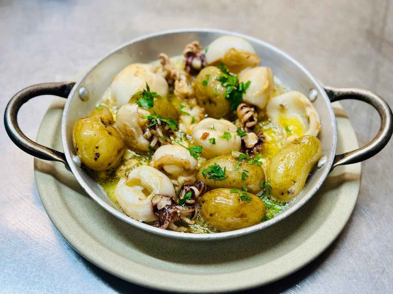 Culto da Tasca photo at R. Veiga da Cunha 6, 2710-627 Sintra, Portugal, Portugal