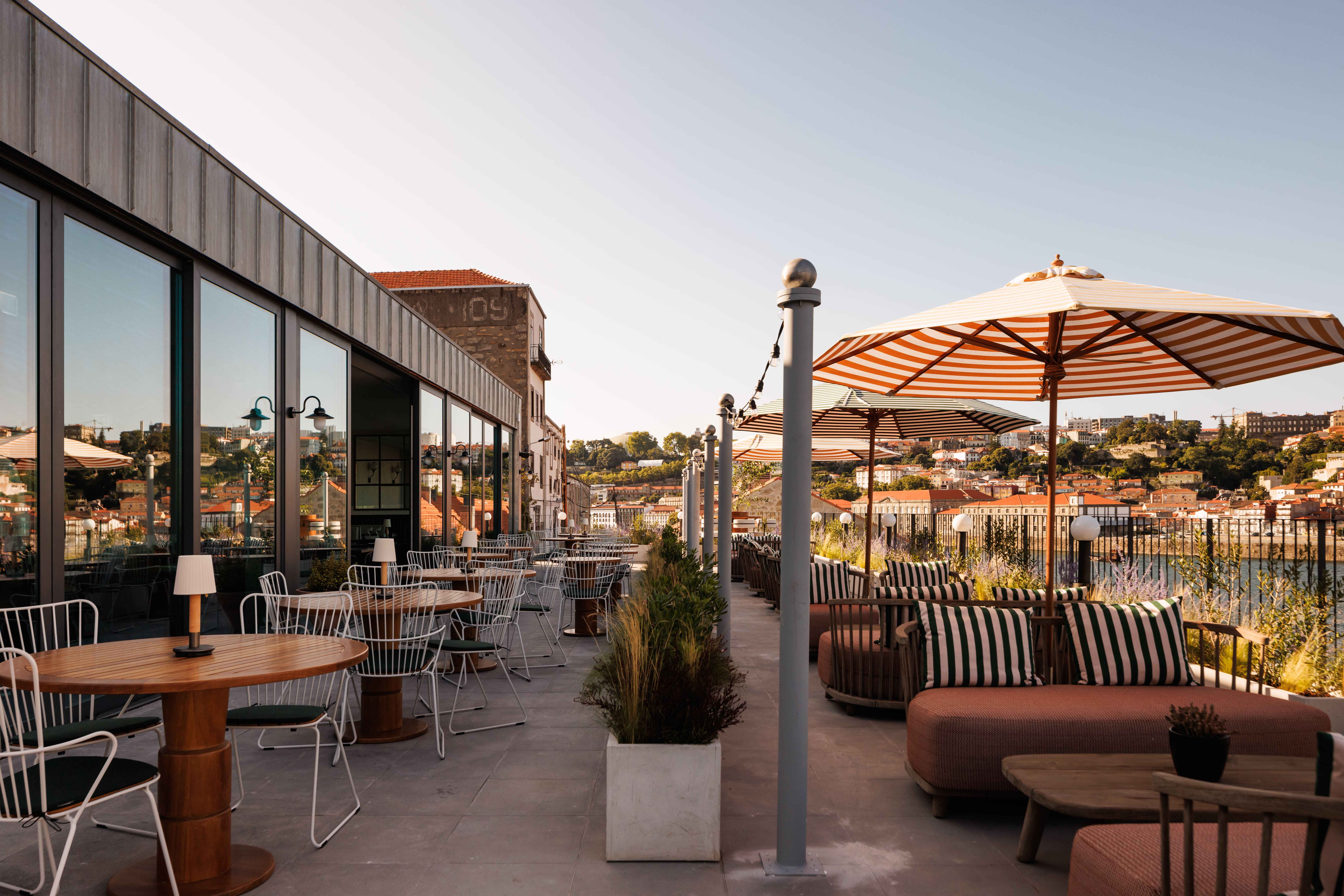 Bello Rooftop photo at Cais de Gaia 380, 4400-245 Vila Nova de Gaia, Portugal, Portugal