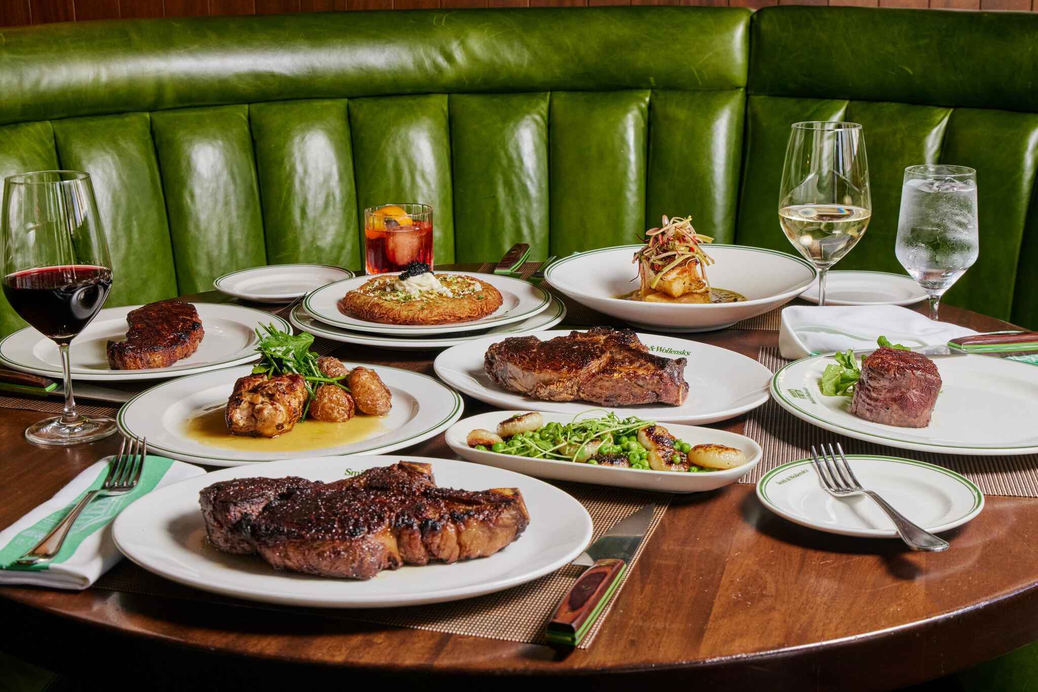 Smith & Wollensky Kuala Lumpur photo at Lot LC G02-G05, & Lot LC 102-104, Suria KLCC, Kuala Lumpur City Centre