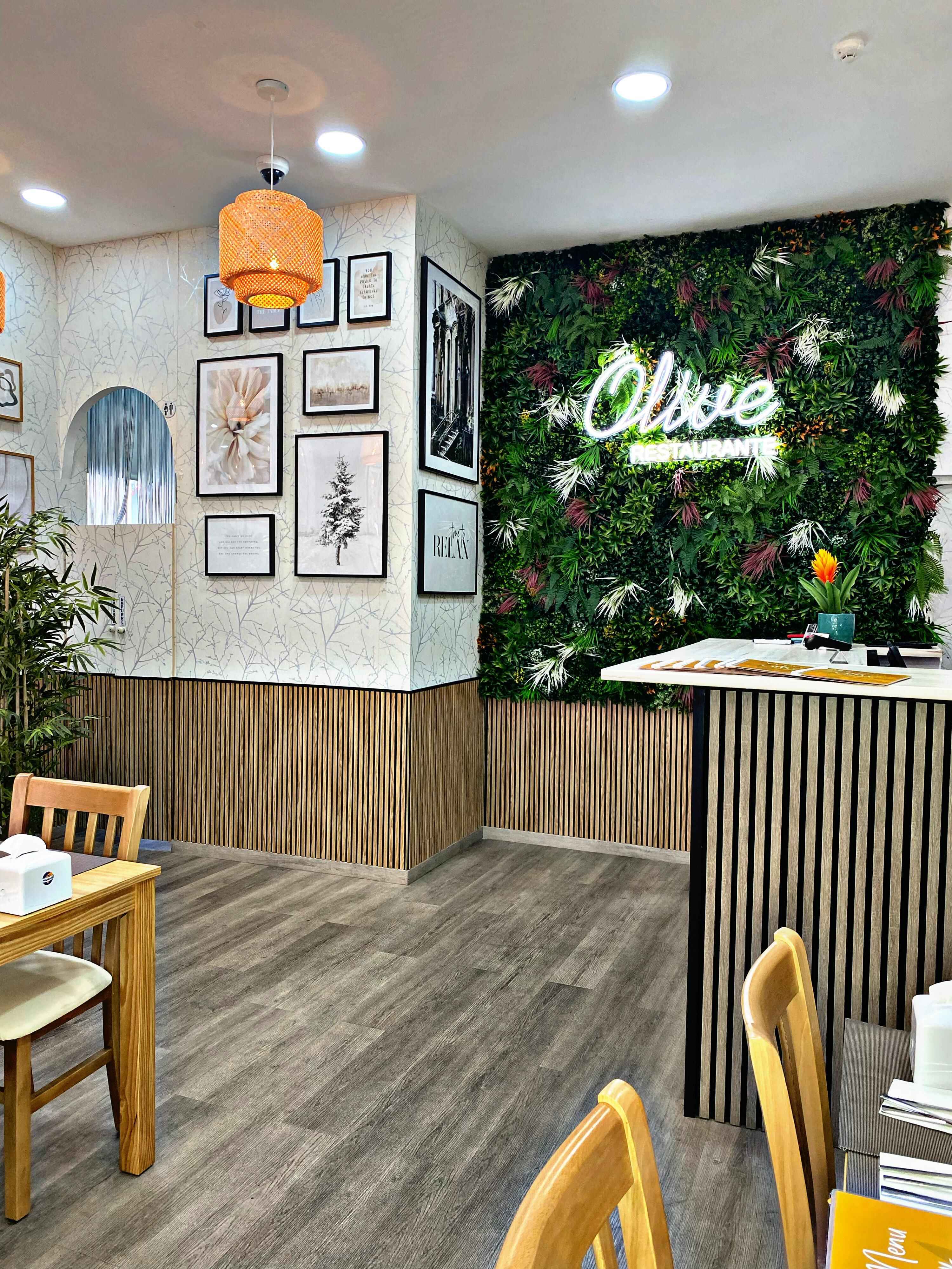 Olive Restaurant at R. Godinho 121, 4450-159 Matosinhos, Portugal, Porto