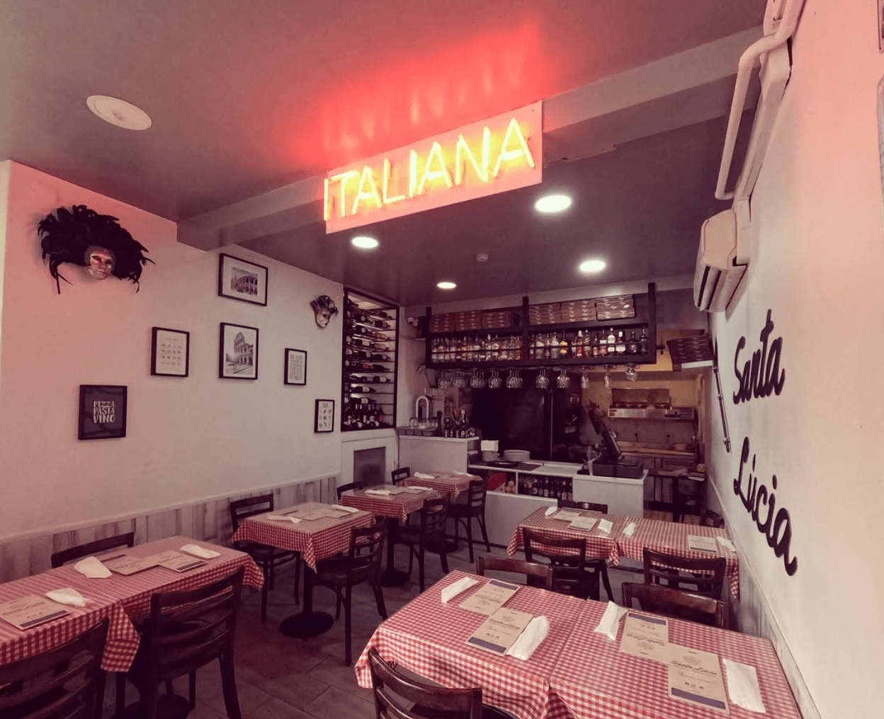 Santa Lúcia Pizzaria Restaurant photo at Av. Defensores de Chaves 62, 1000-113 Lisboa, Portugal, Lisboa