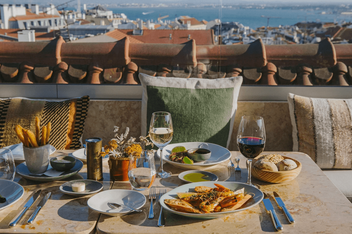 Lumi Rooftop Restaurant & Bar photo at R. de São Pedro de Alcântara 35, 1200-365 Lisboa, Portugal, Lisbon