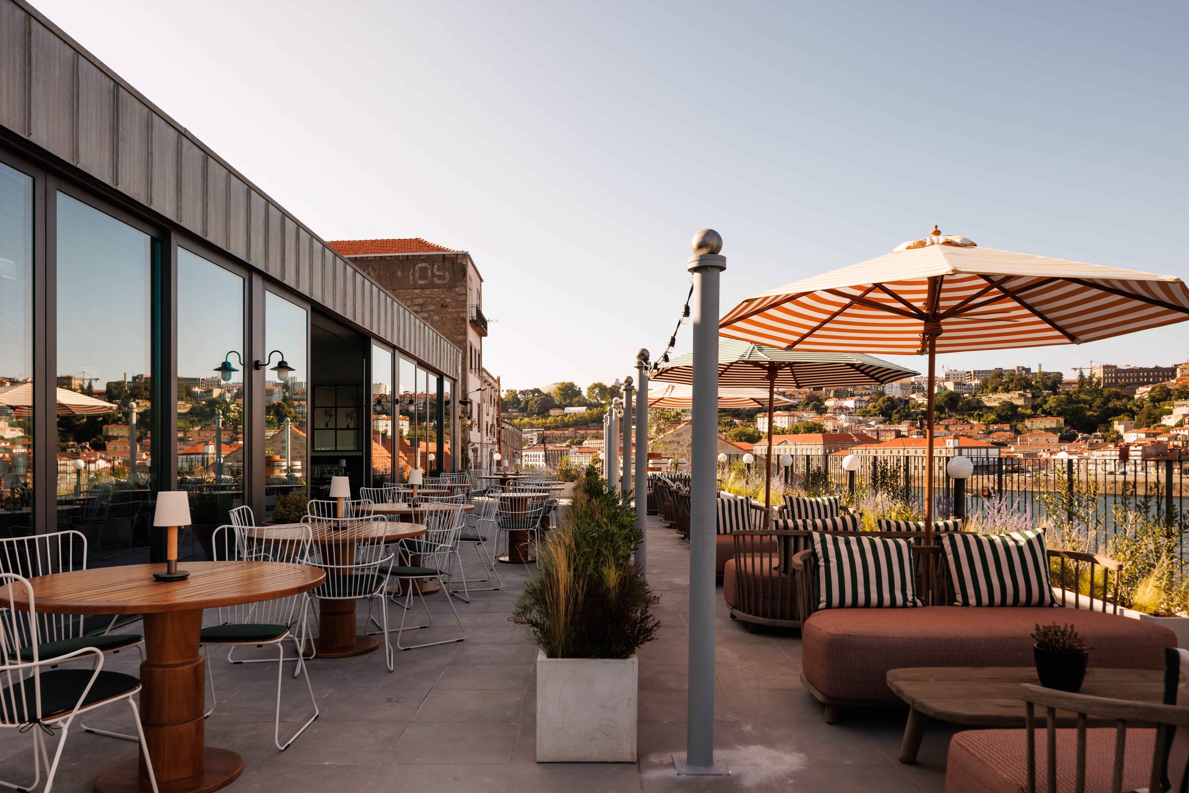 Bello Rooftop photo at Cais de Gaia 380, 4400-245 Vila Nova de Gaia, Portugal, Portugal