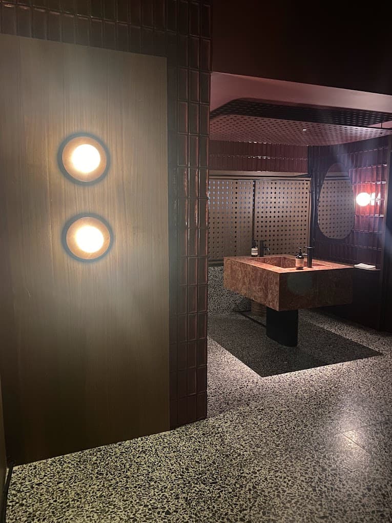 Louie's Bar photo at Lot 8-4A, 8 Jalan Batai, Plaza Batai, Damansara Heights