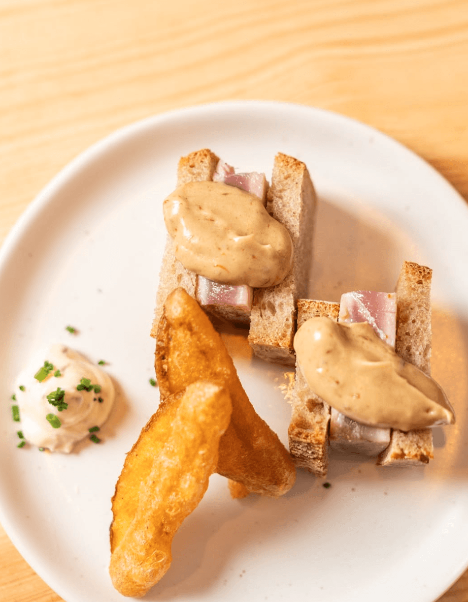 GARUM Fish & Wine Bar photo at Calçada da Graça 20, 1100-265 Lisboa, Portugal, Lisboa